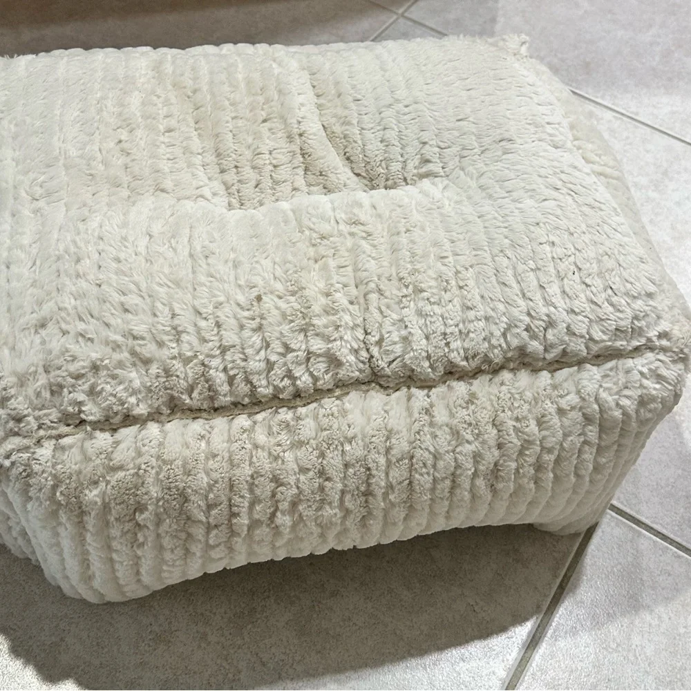 Hello Doggie Cozy Cream Pet Bed